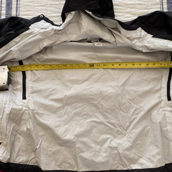 Helly Hansen Hooded Rain Jacket - Picture 5 of 6